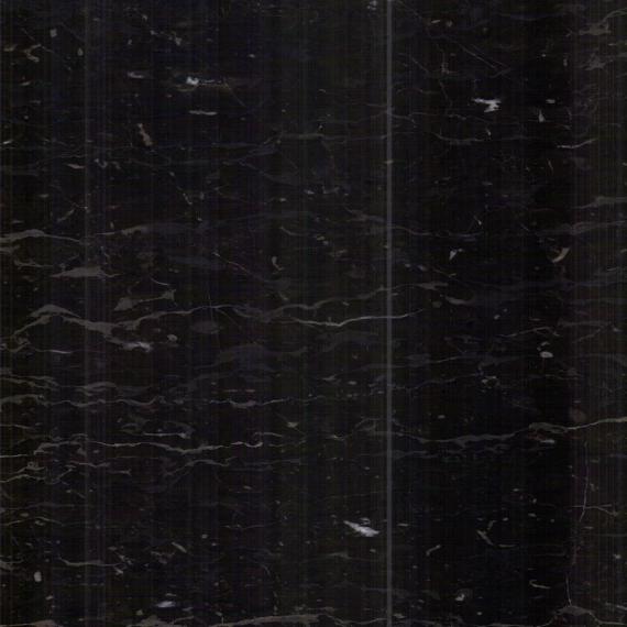 marmorgolv i köket ser polerat ut i badrummet